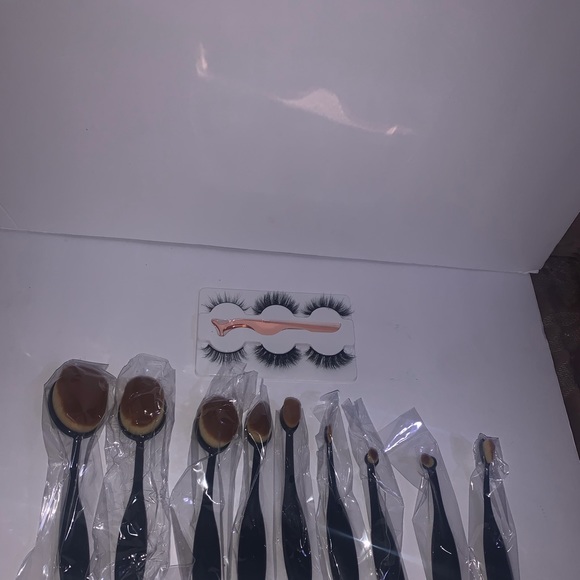 ❤️Professional Makeup Brushes❤️ - Picture 1 of 5